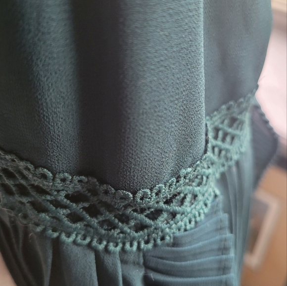 Lulus Forest Green pleated Dress - Picture 5 of 5